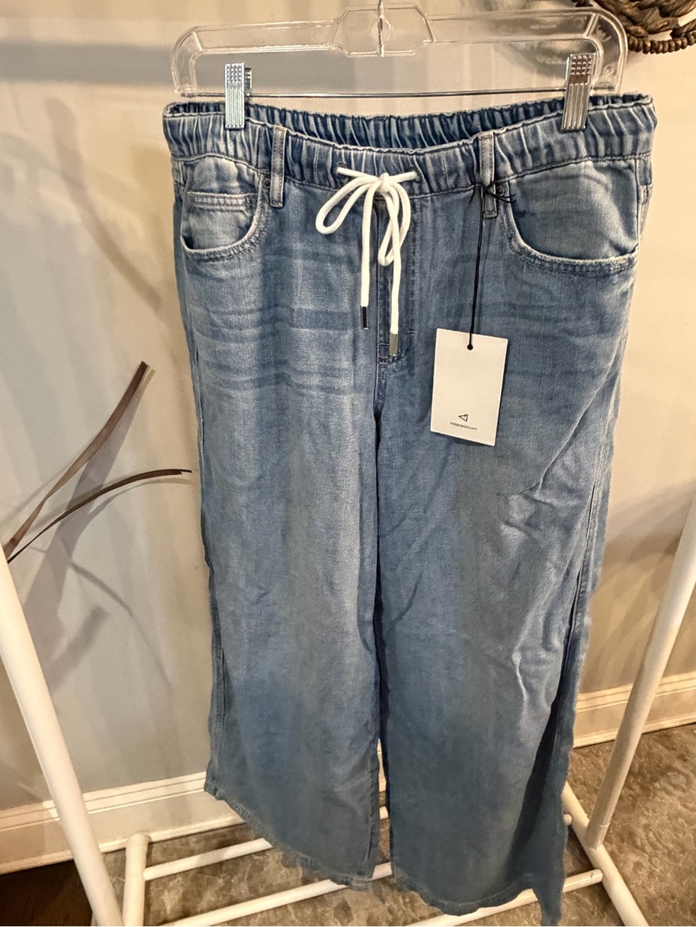 NWT ✨ hidden nori high rise extra Wide-Leg Drawstring Jeans- size 27